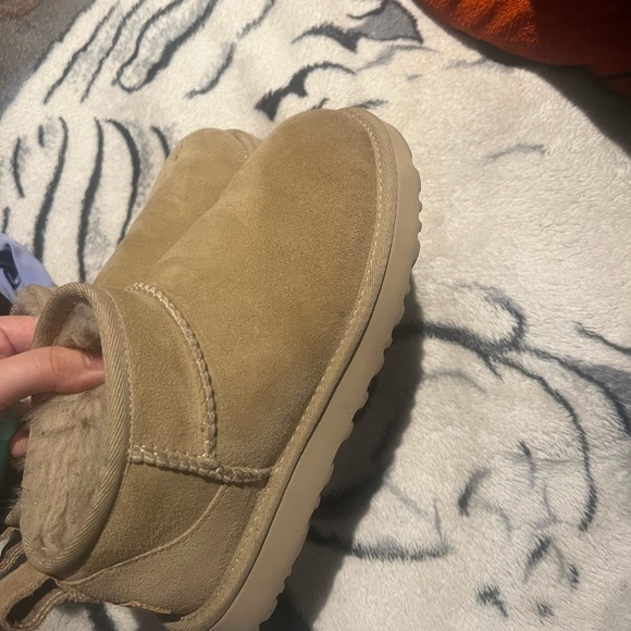 UGGS Ultra Mini - Picture 4 of 5
